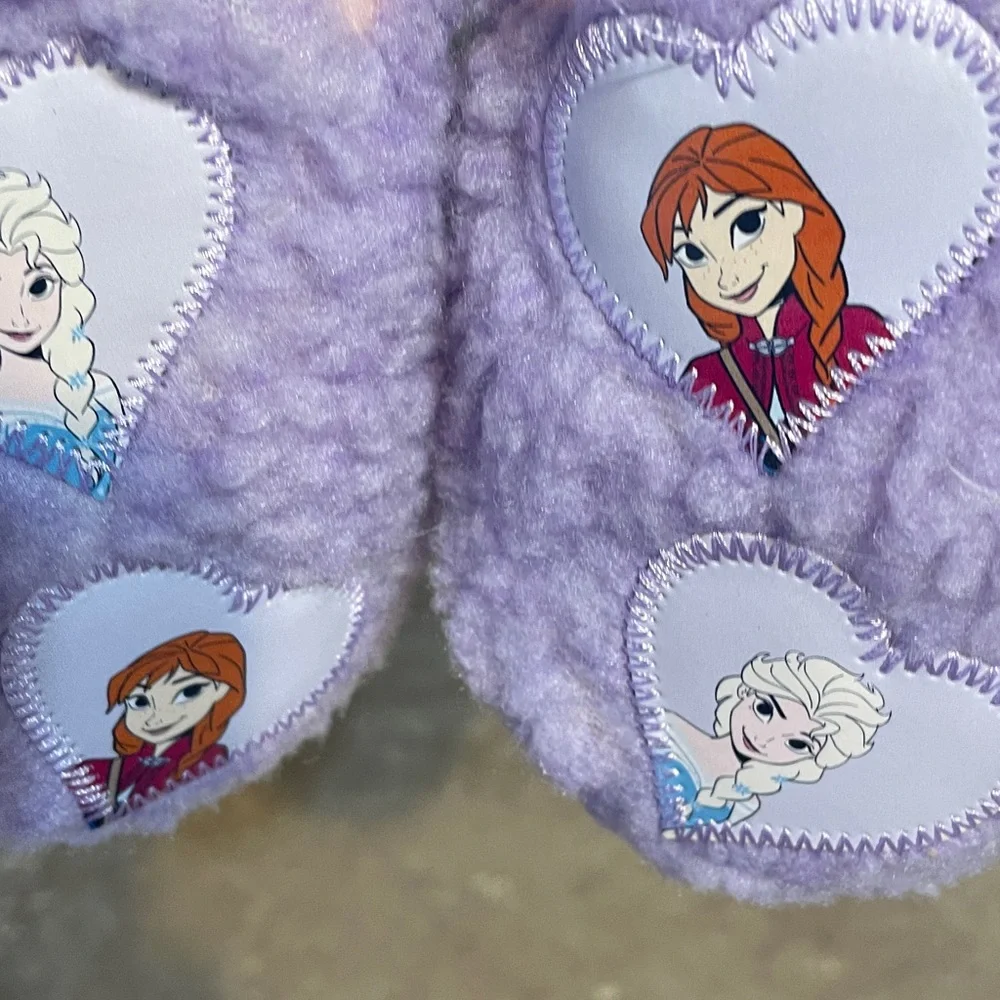 Disney Frozen Size 7-8 Slippers New
